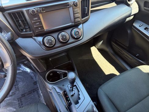 Used 2018 Toyota RAV4 LE w/ All Weather Liner Package AWD/4WD image 36