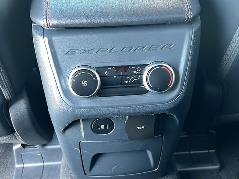 Used 2025 Ford Explorer ST-Line AWD/4WD image 15