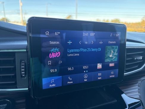 Used 2022 Ford Explorer Limited w/ Equipment Group 301A image 30