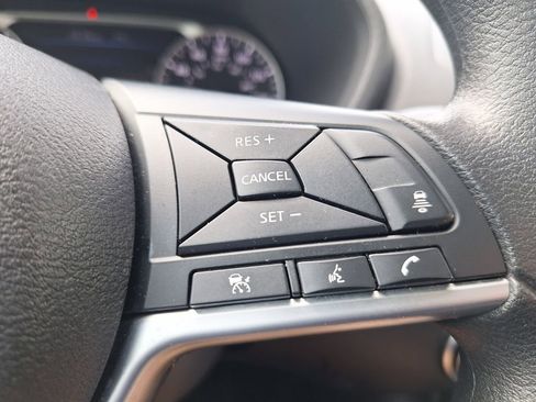 Used 2024 Nissan Sentra SV FWD image 14