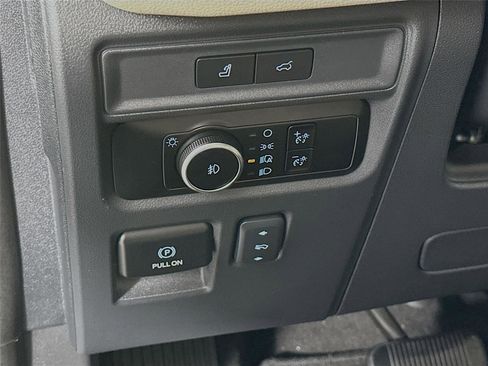 Used 2024 Ford Expedition Max Limited image 10