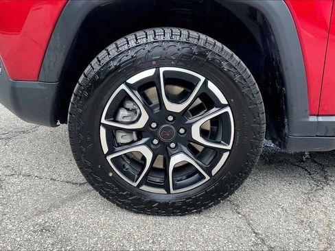 Used 2025 Jeep Compass Trailhawk AWD/4WD image 9
