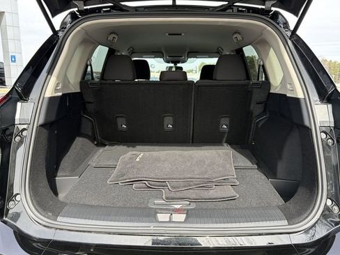 Certified 2025 Nissan Rogue S image 18