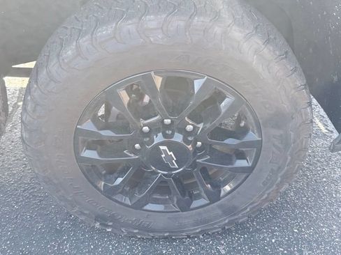 Used 2025 Chevrolet Silverado 2500 LTZ w/ Trail Boss Package AWD/4WD image 9