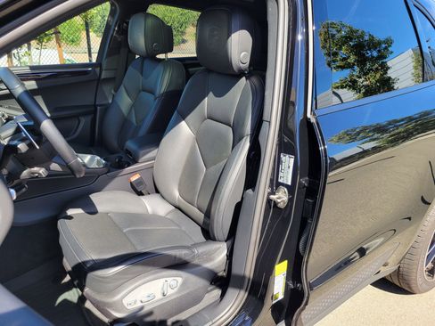 Used 2024 Porsche Macan image 5