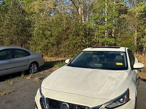 Used 2021 Nissan Altima 2.5 SL image 2