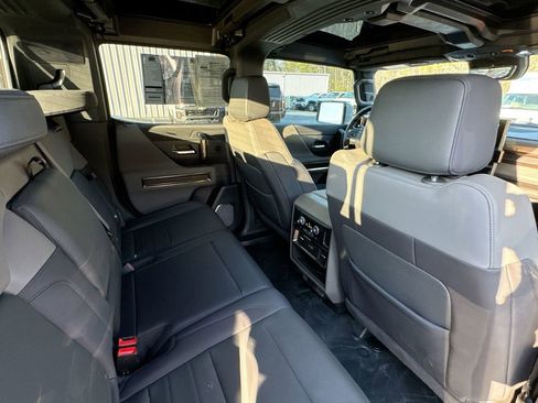 Used 2025 GMC Hummer EV 3X AWD/4WD image 29