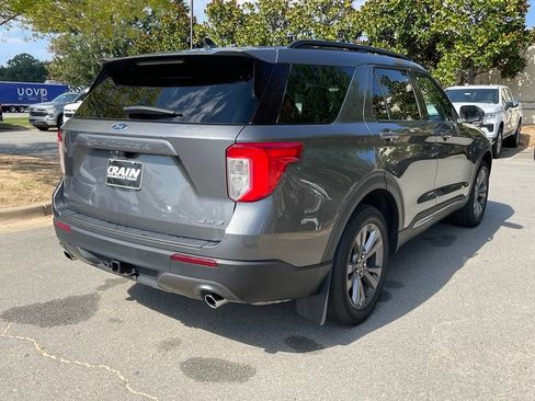 Used 2022 Ford Explorer XLT w/ Equipment Group 202A AWD/4WD image 8