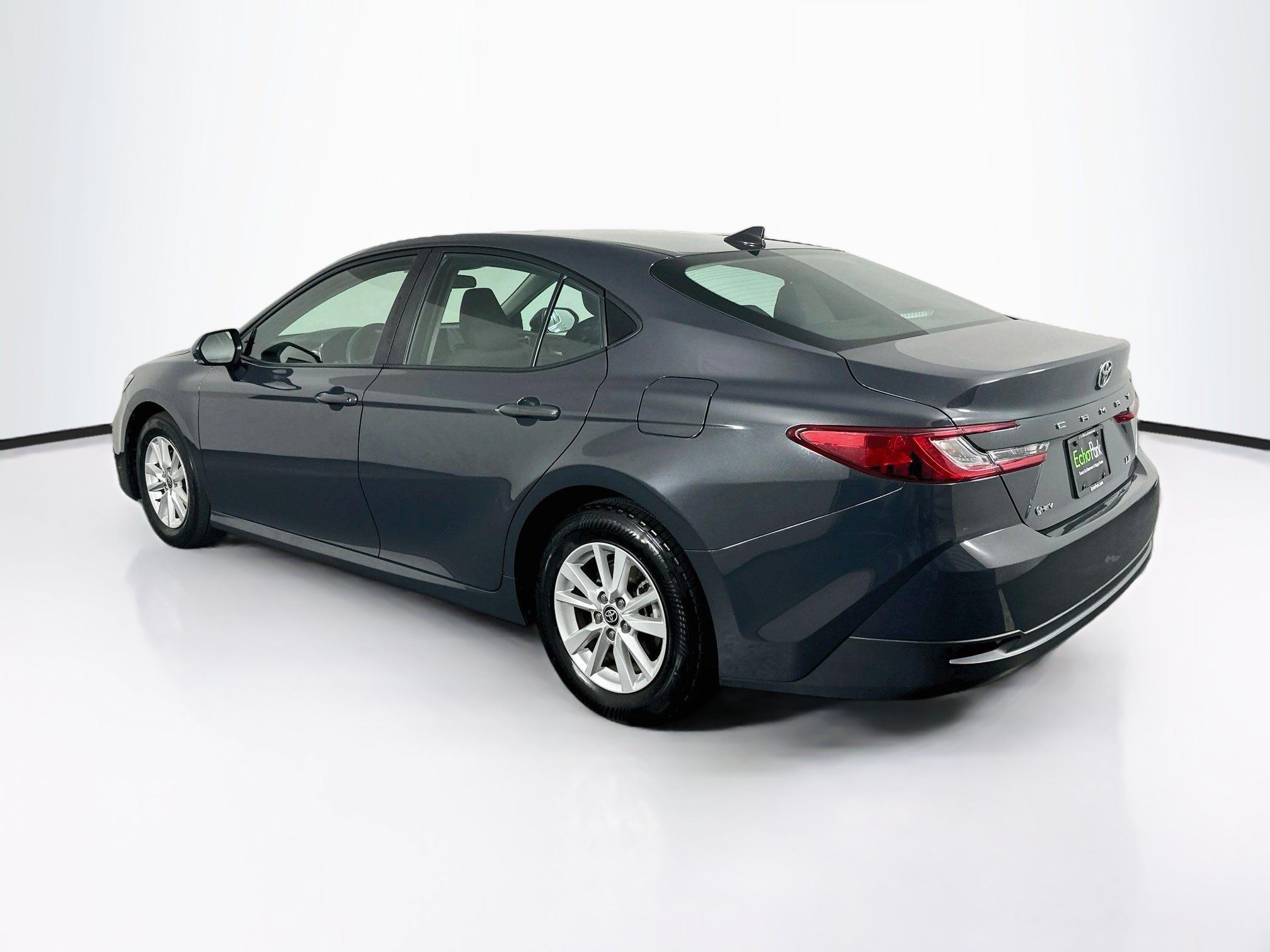 Used 2025 Toyota Camry LE FWD image 5