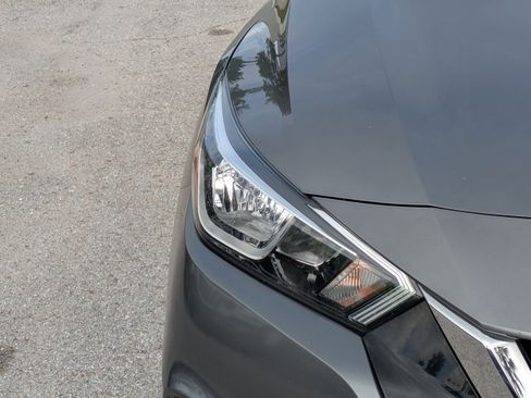 Used 2021 Nissan Versa SV image 10