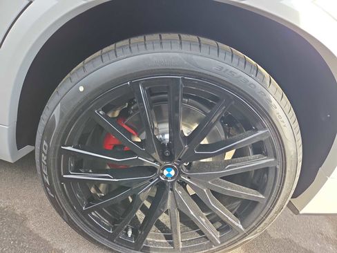 New 2026 BMW X5 M60i image 6