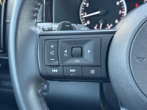 Certified 2024 Nissan Pathfinder SV FWD image 17