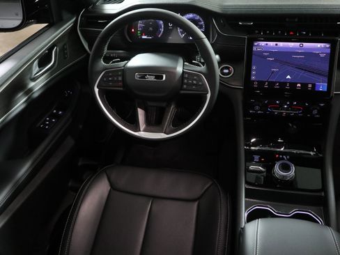 New 2025 Jeep Grand Cherokee L Limited image 17