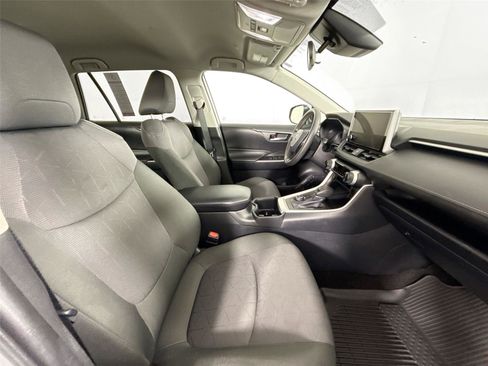 Certified 2025 Toyota RAV4 XLE AWD/4WD image 40