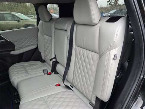 Used 2024 Mitsubishi Outlander SEL image 17