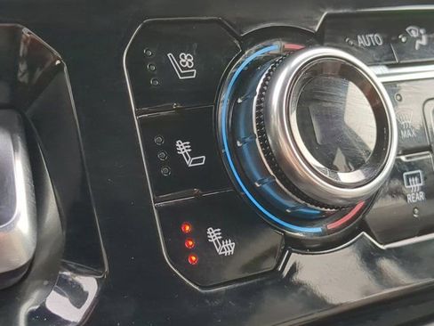 Used 2025 GMC Sierra 2500 AT4 image 22