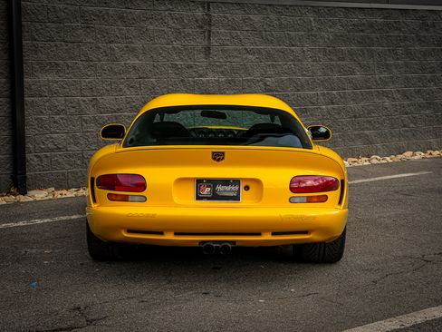 Used 2001 Dodge Viper GTS image 4
