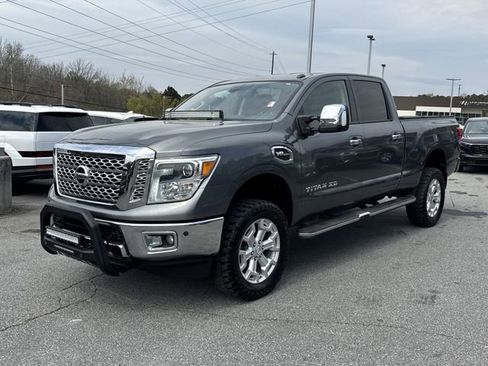 Used 2017 Nissan Titan SL AWD/4WD image 3