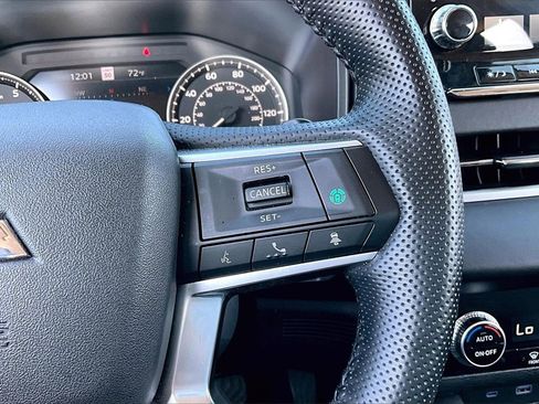 Used 2024 Mitsubishi Outlander SE Black Edition image 21