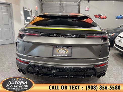 Used 2022 Lamborghini Urus AWD/4WD image 5