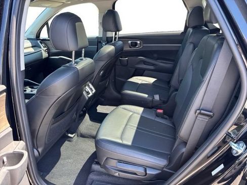 Certified 2023 Kia Sorento X-Line EX AWD/4WD image 12