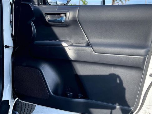 Used 2023 Toyota Tacoma TRD Off-Road image 22