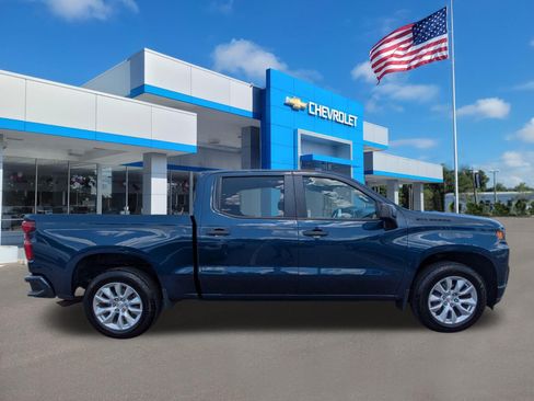 Used 2021 Chevrolet Silverado 1500 Custom w/ LPO, Dark Essentials Package RWD image 2