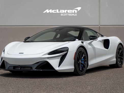 New 2026 McLaren Artura RWD image 3