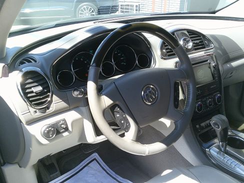 Used 2017 Buick Enclave Leather image 13