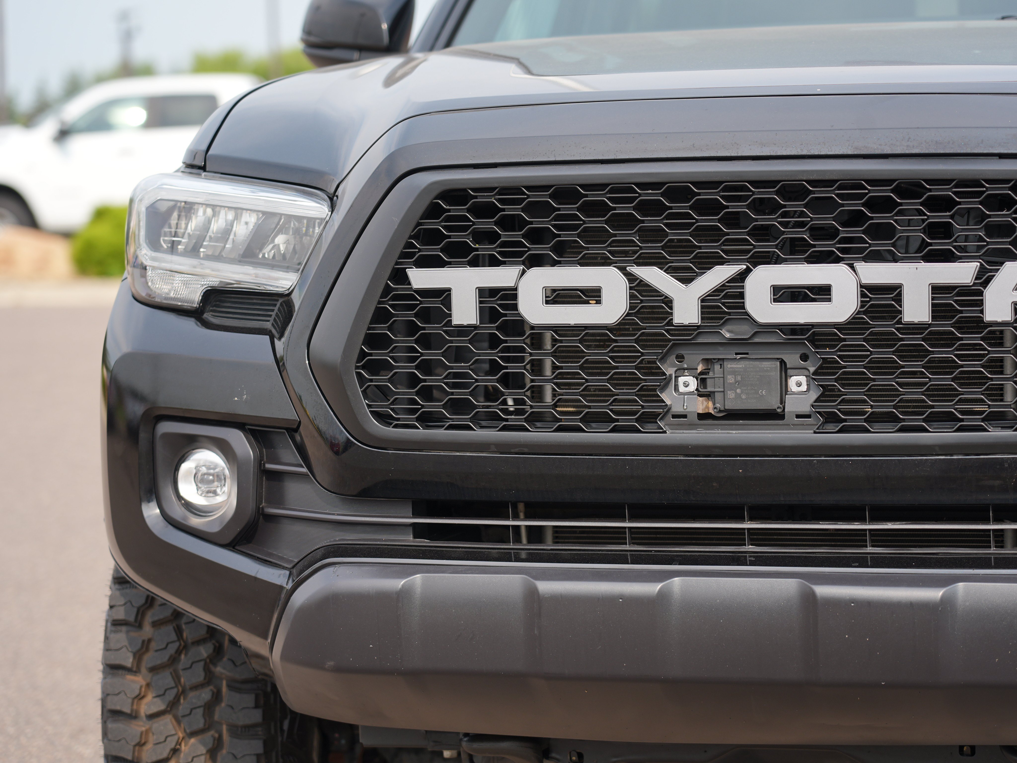 Used 2022 Toyota Tacoma TRD Off-Road AWD/4WD image 9
