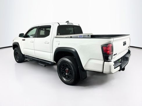 Used 2018 Toyota Tacoma TRD Pro AWD/4WD image 5