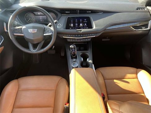 Certified 2022 Cadillac XT4 Premium Luxury w/ Enhanced Visibility Package image 3