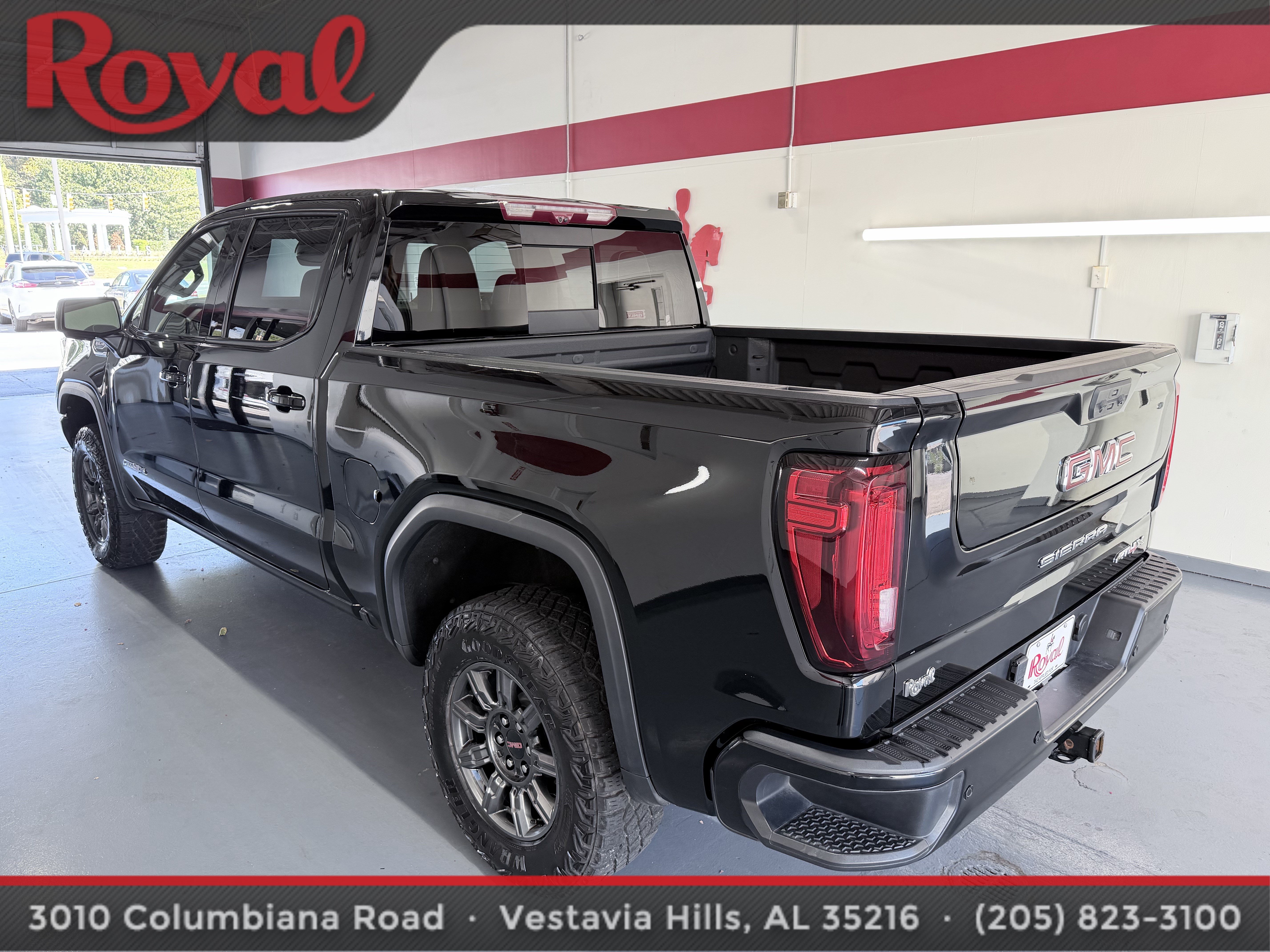 Used 2025 GMC Sierra 1500 AT4X AWD/4WD image 7