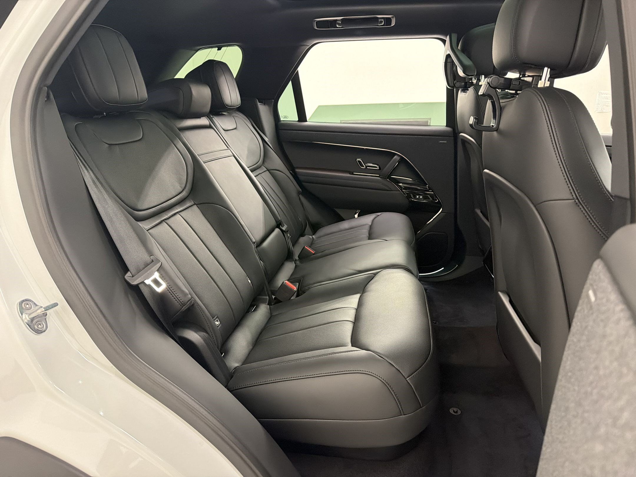 New 2026 Land Rover Range Rover Sport SE AWD/4WD image 35
