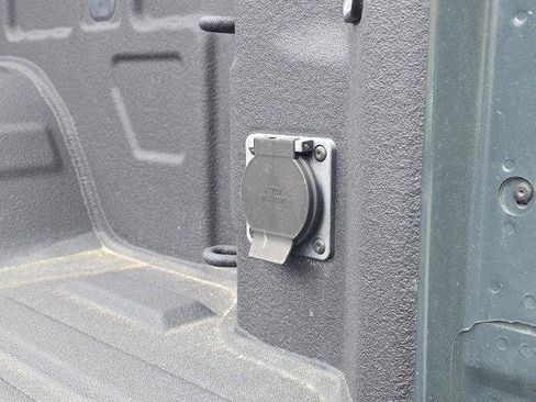 Used 2025 Chevrolet Silverado 1500 Custom Trail Boss w/ LPO, Dark Essentials Package image 11