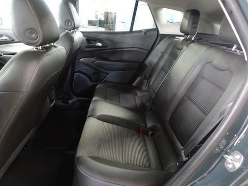 Used 2025 Chevrolet Trax LT FWD image 20