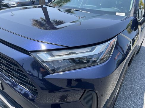 Used 2022 Toyota RAV4 XLE w/ Convenience Package FWD image 6