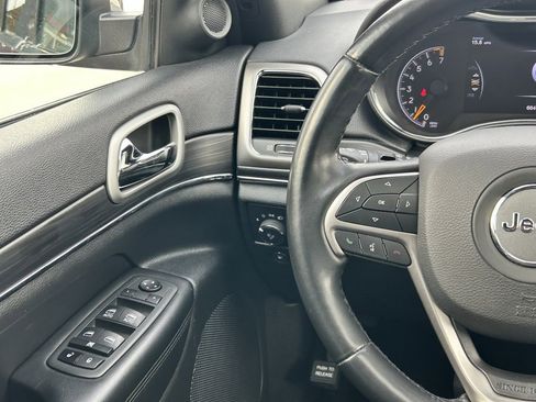 Used 2022 Jeep Grand Cherokee Limited image 15