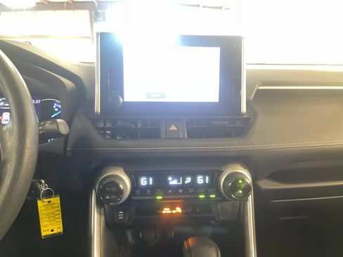 Certified 2024 Toyota RAV4 LE AWD/4WD image 18