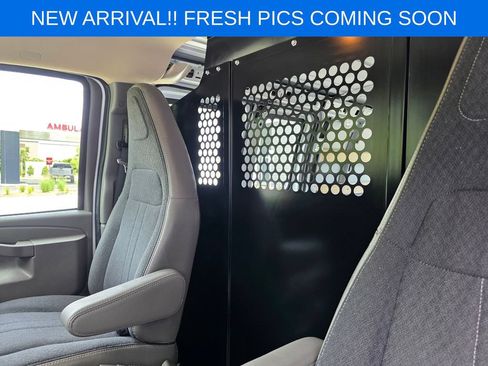 Used 2025 Chevrolet Express 2500 w/ Driver Convenience Package RWD image 8