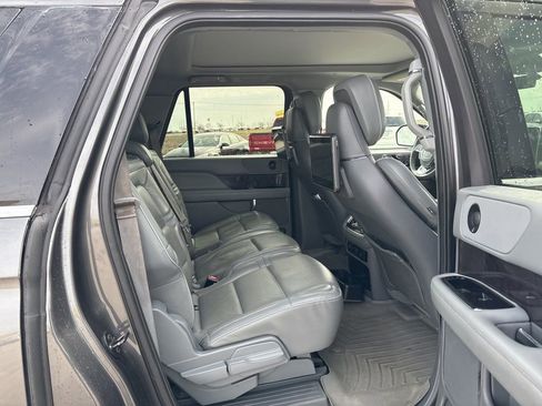 Used 2018 Lincoln Navigator L Reserve w/ Technology Package image 25