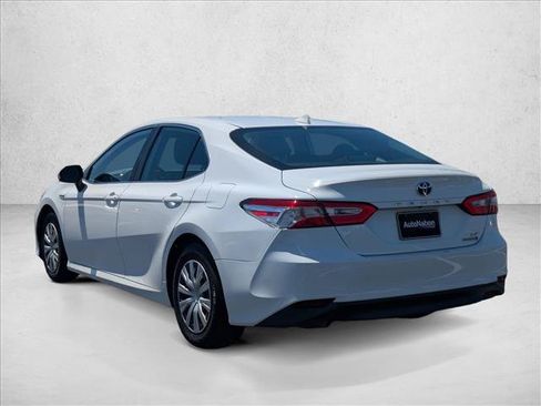 Used 2019 Toyota Camry LE FWD image 8