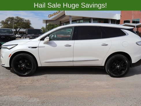 Used 2023 Buick Enclave Essence w/ Sport Touring Edition FWD image 2
