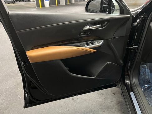 Used 2023 Cadillac XT4 Premium Luxury image 16