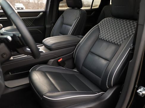 Used 2024 GMC Acadia Denali w/ Super Cruise Package image 24