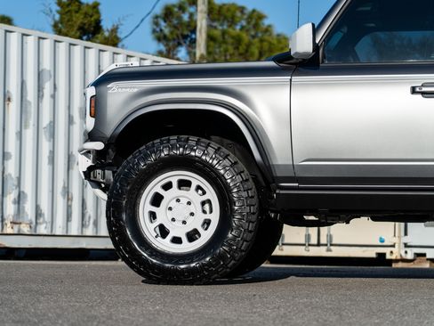 New 2025 Ford Bronco Heritage Edition AWD/4WD image 16