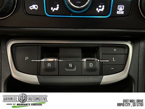 Used 2024 GMC Terrain SLT AWD/4WD image 25
