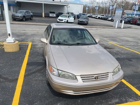 Used 1997 Toyota Camry XLE image 5
