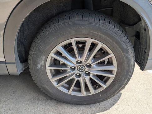 Used 2017 MAZDA CX-5 Touring w/ Preferred Equipment Package FWD image 10