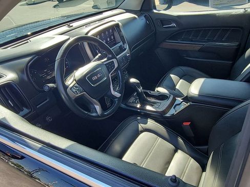 Used 2022 GMC Canyon Denali w/ Denali Black Edition Package AWD/4WD image 10